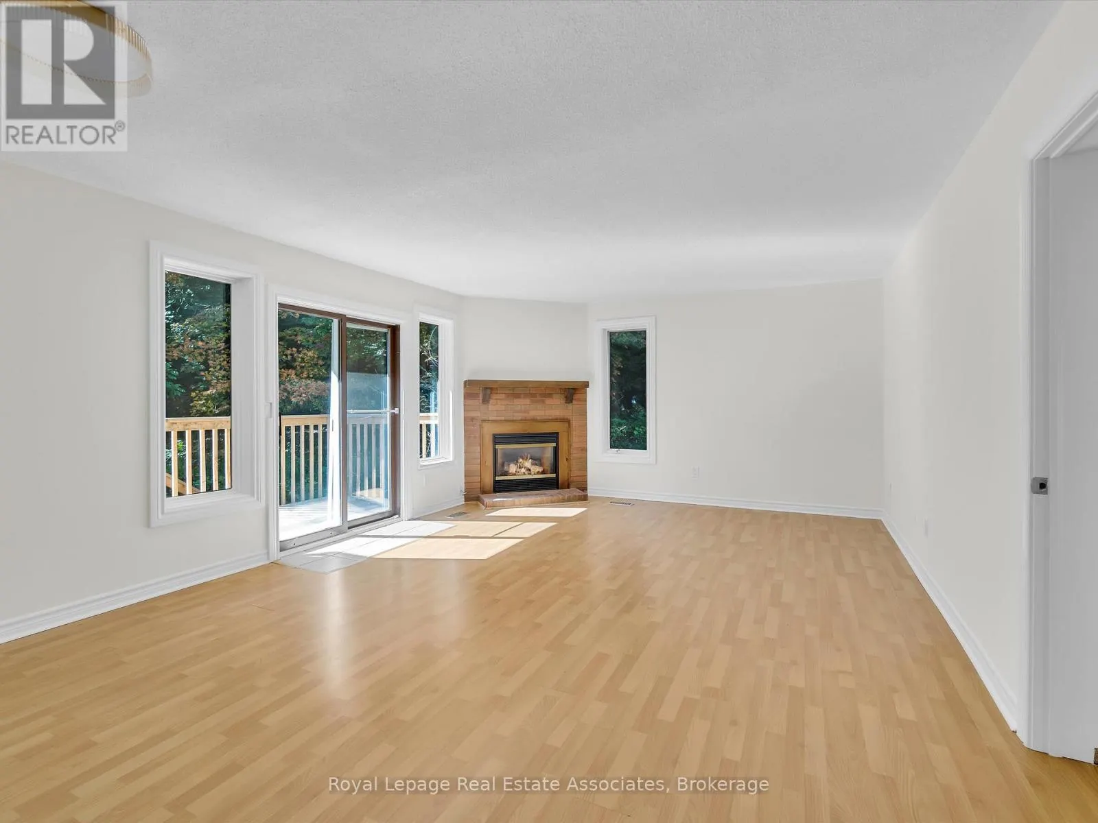 16 - 1581 HIDDEN VALLEY ROAD