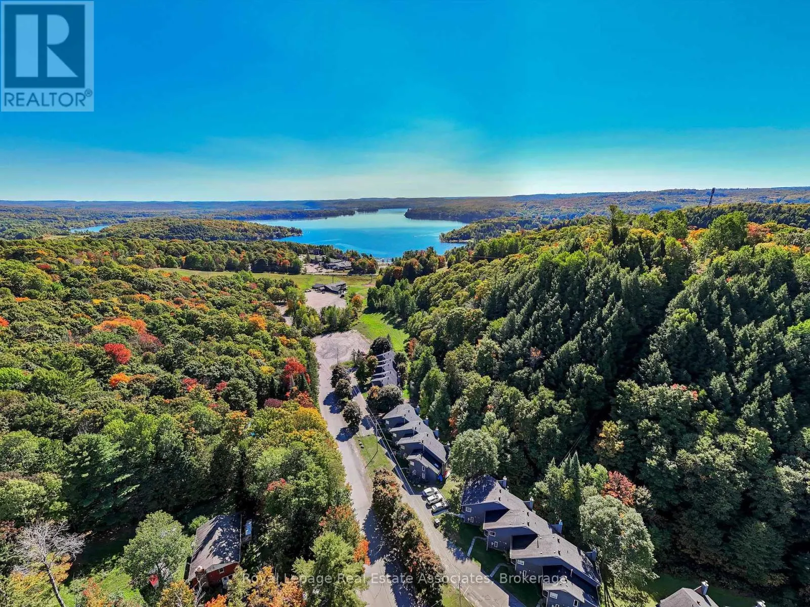 16 - 1581 HIDDEN VALLEY ROAD