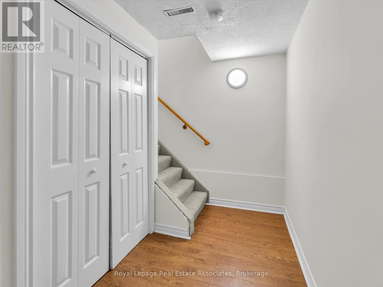 16 - 1581 HIDDEN VALLEY ROAD