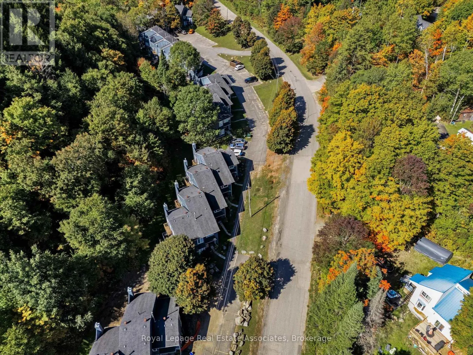 16 - 1581 HIDDEN VALLEY ROAD