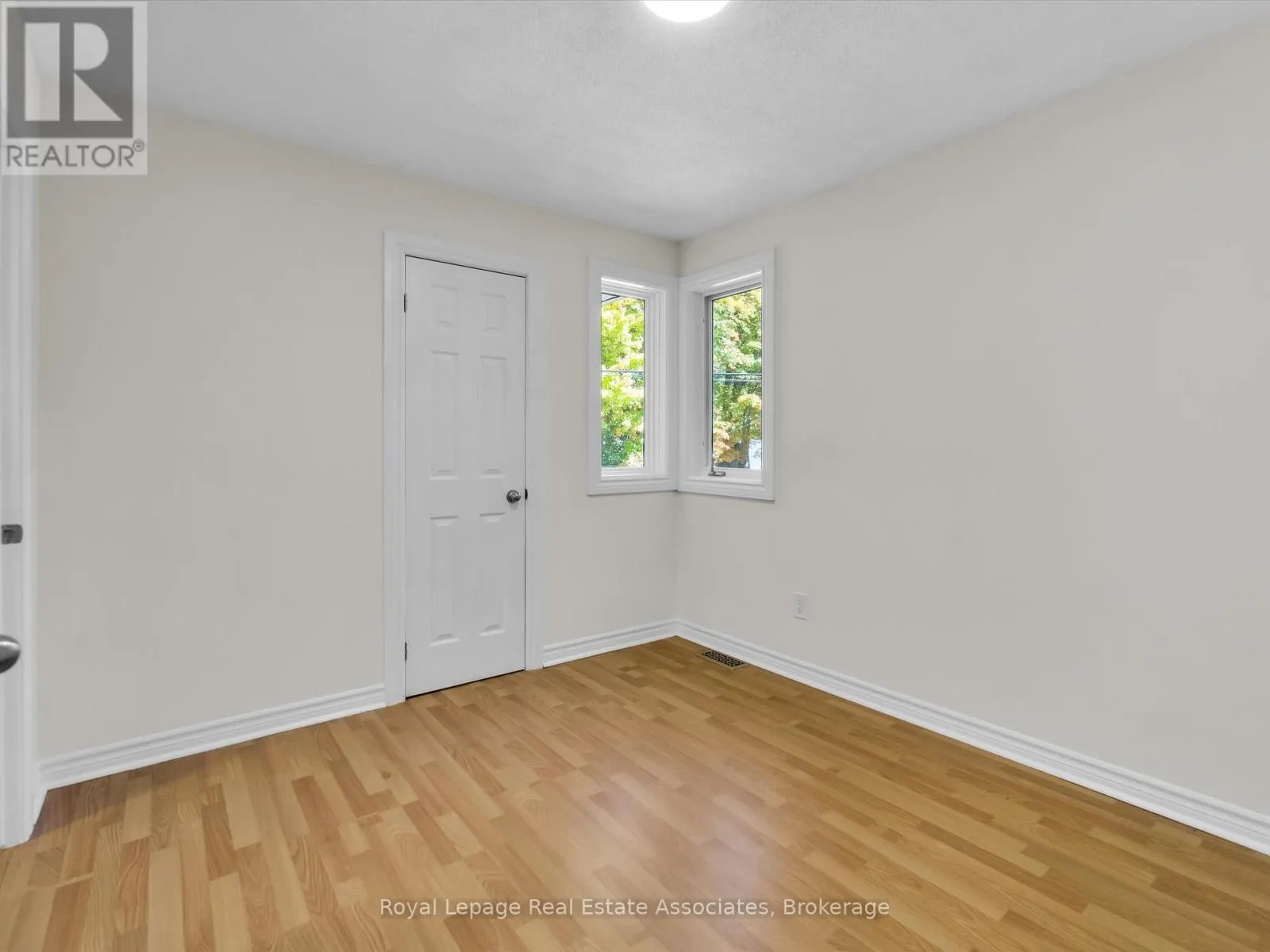 16 - 1581 HIDDEN VALLEY ROAD