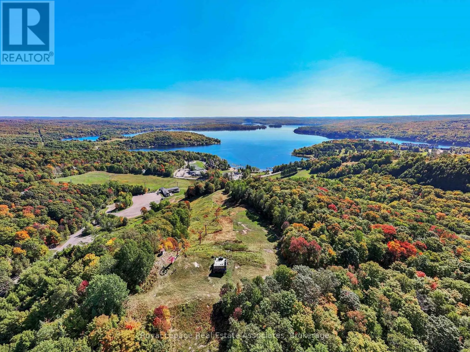 16 - 1581 HIDDEN VALLEY ROAD