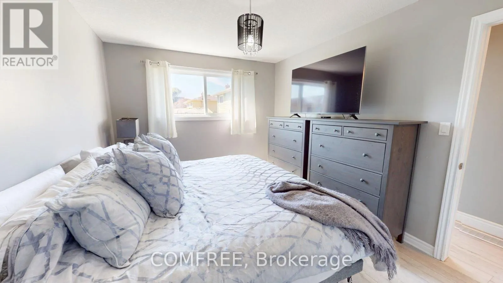 5 BEECHWOOD AVENUE
