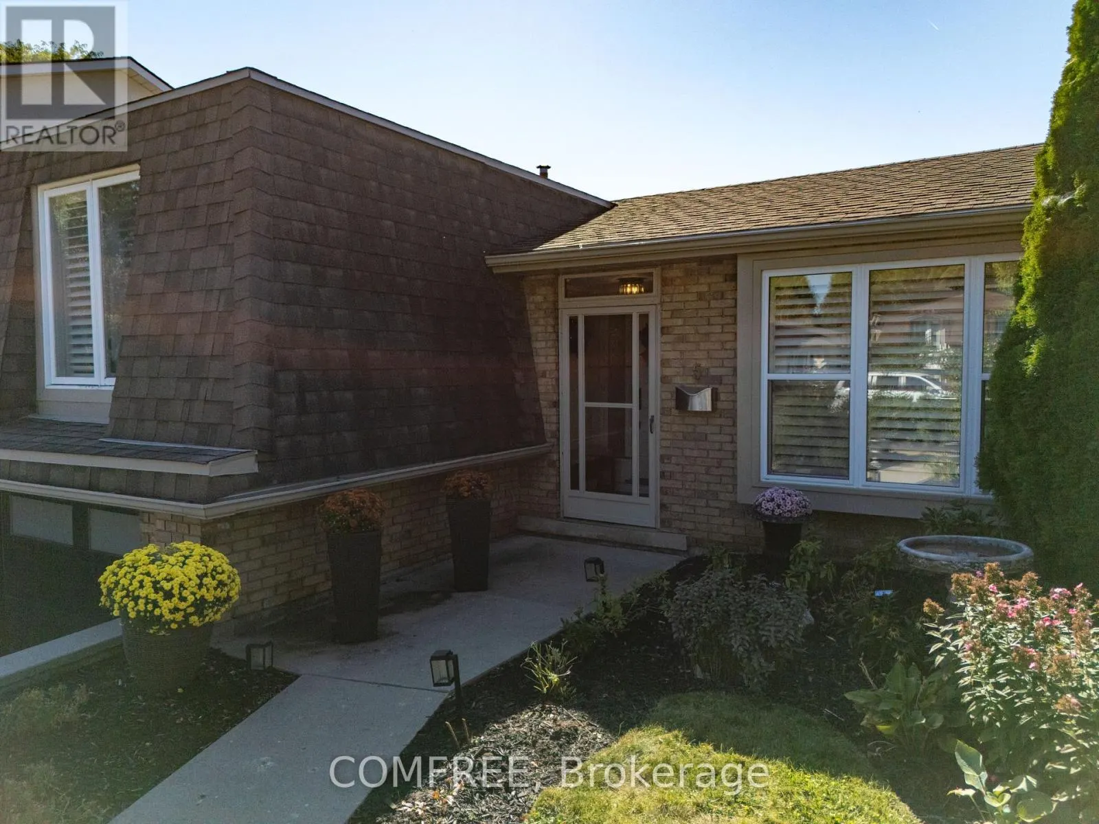 5 BEECHWOOD AVENUE