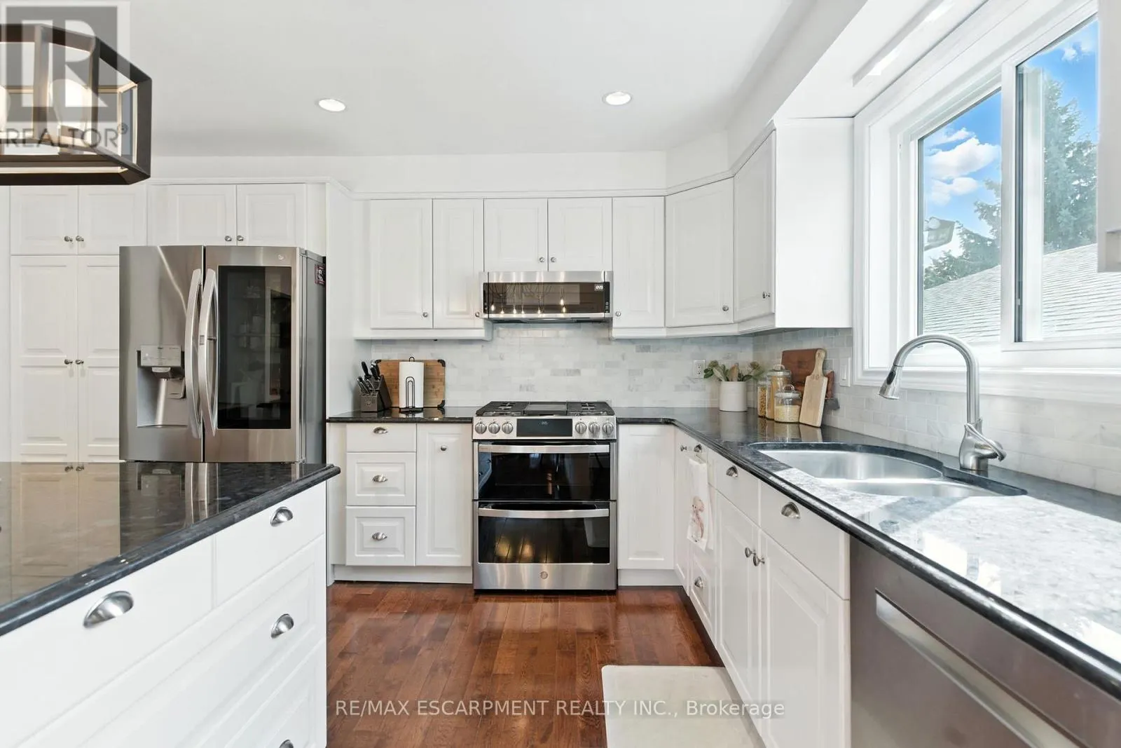 10 MILLPOND PLACE