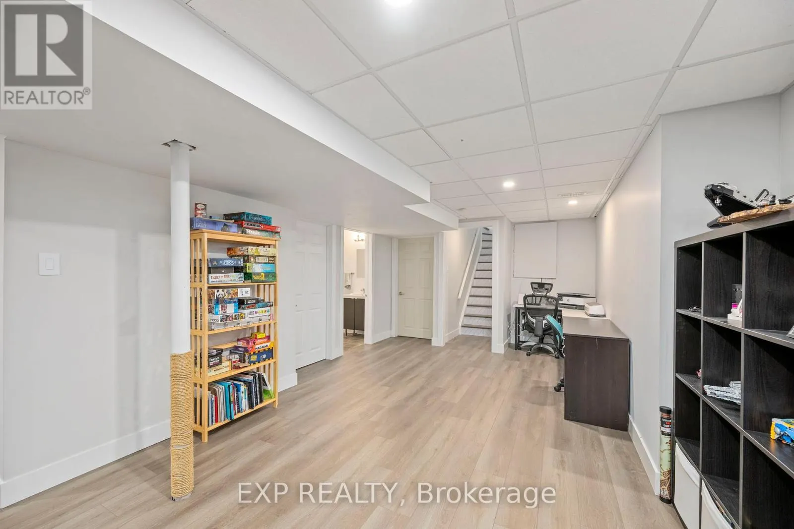1852 BLOOM CRESCENT