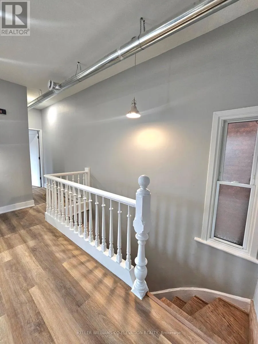 357 BARTON STREET E