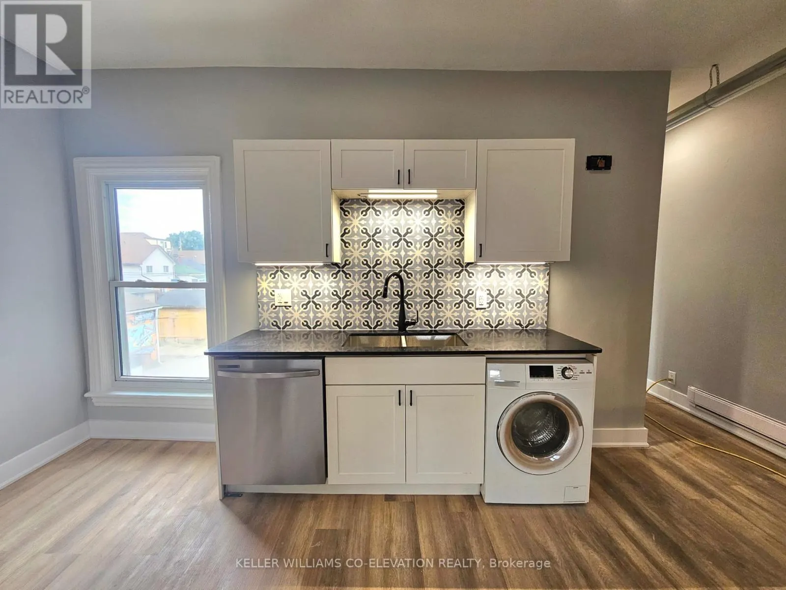 357 BARTON STREET E