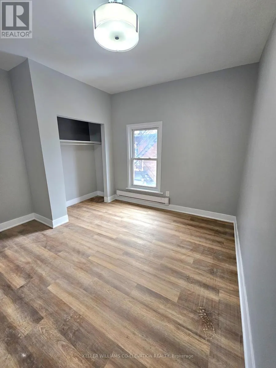 357 BARTON STREET E