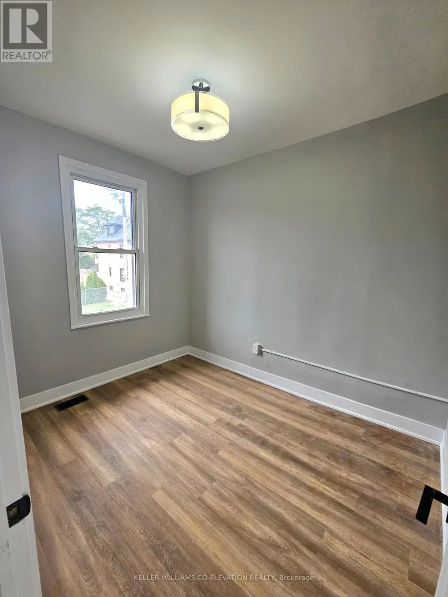 357 BARTON STREET E
