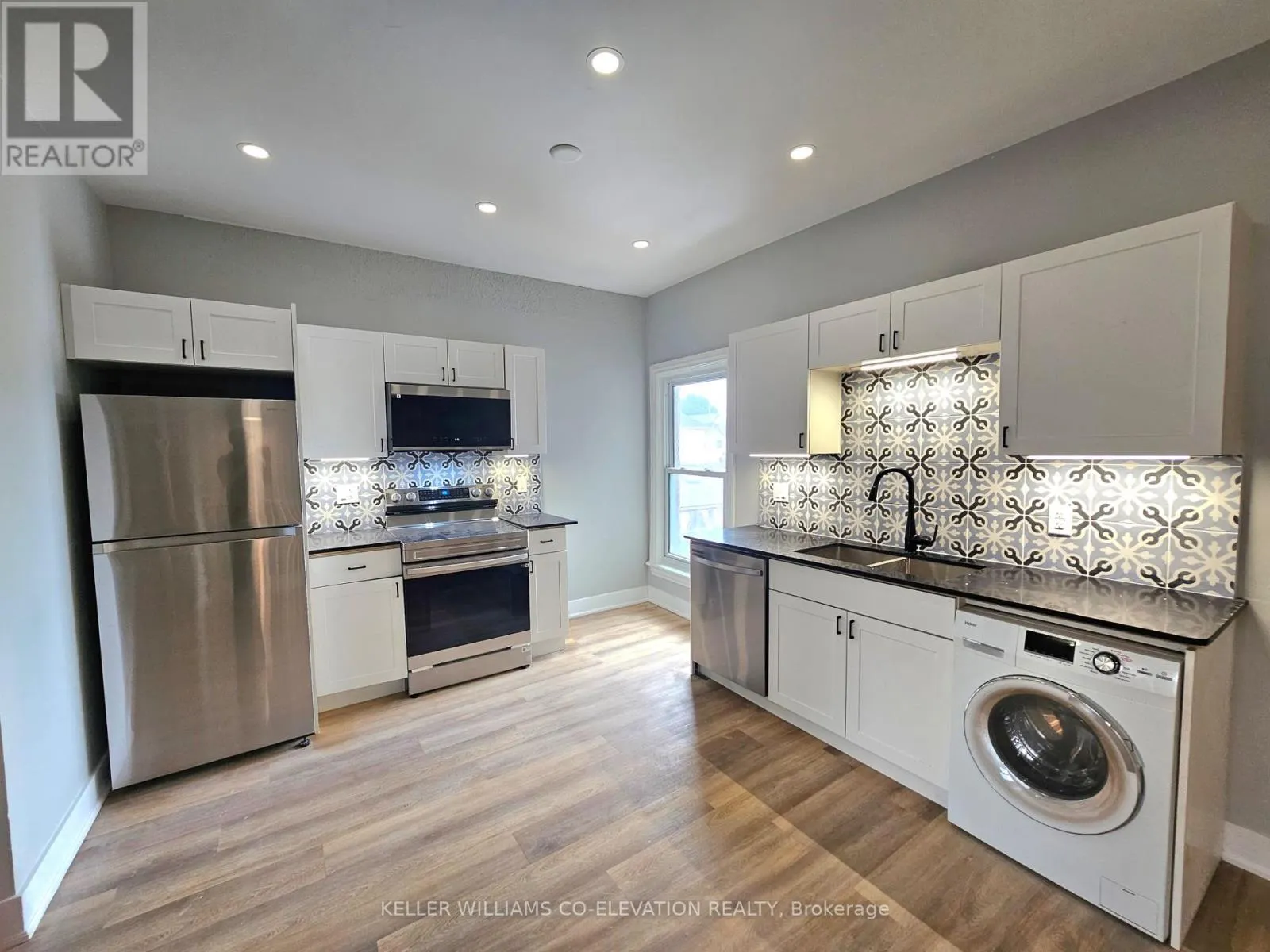 357 BARTON STREET E