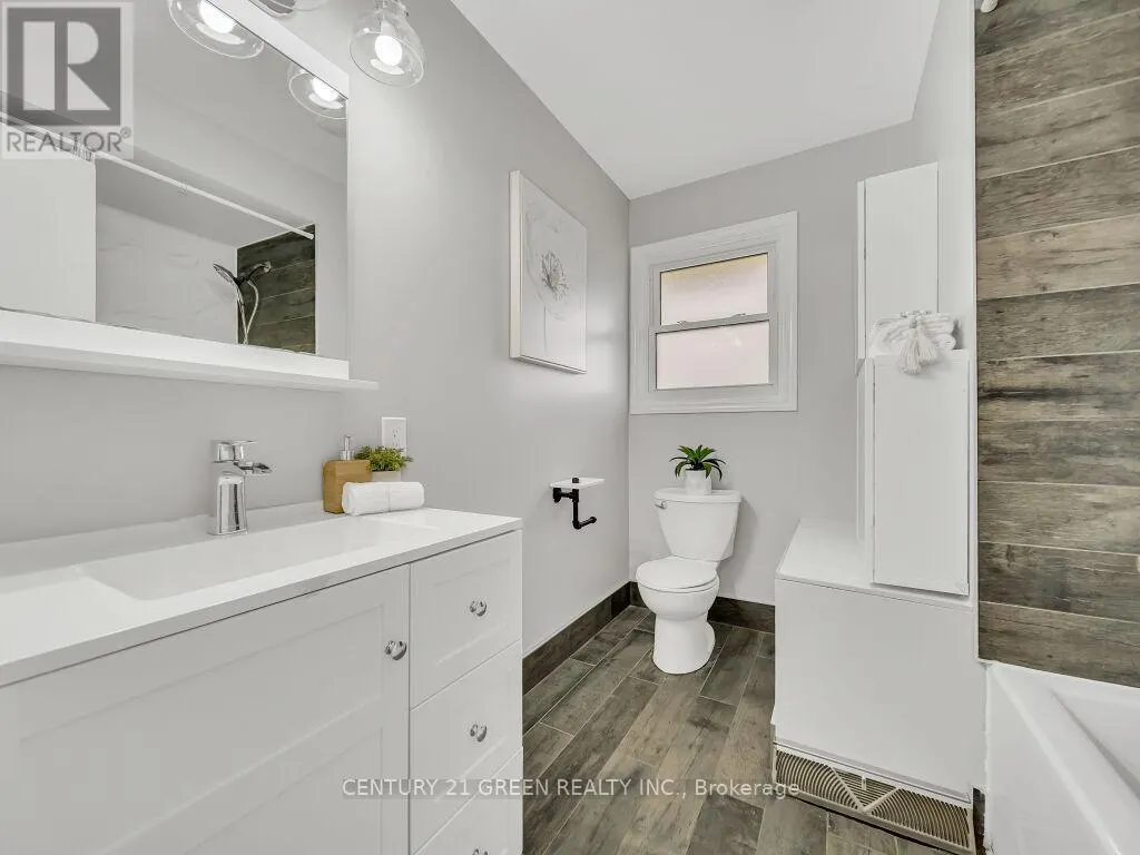 5 ST. CHARLES AVENUE W