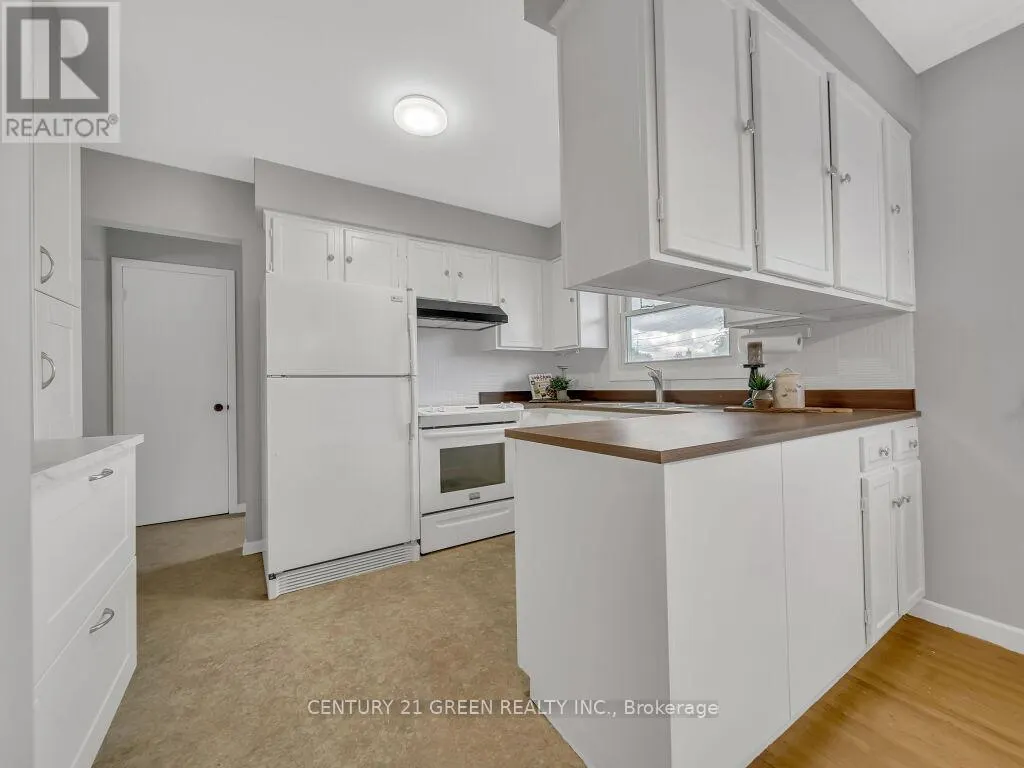 5 ST. CHARLES AVENUE W
