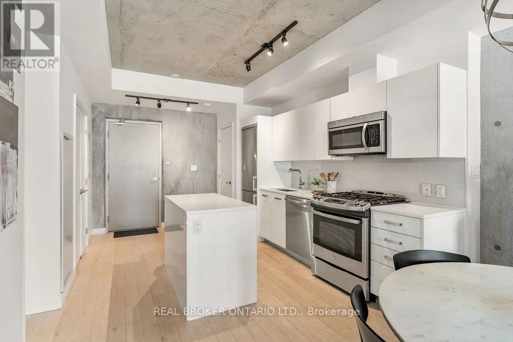 1111 - 224 LYON STREET N