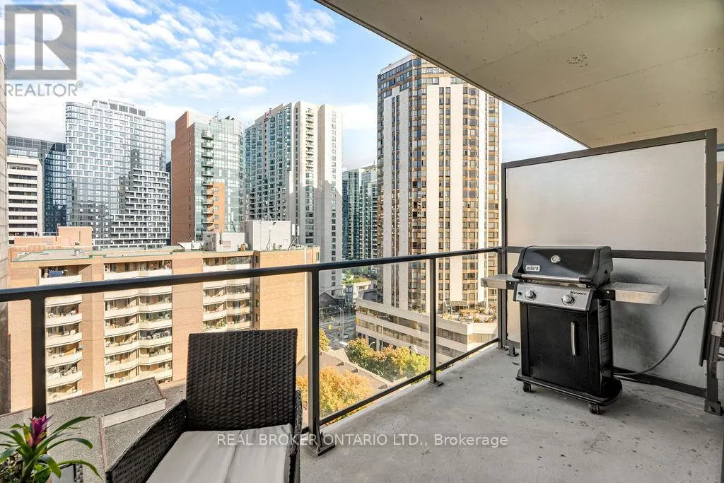1111 - 224 LYON STREET N