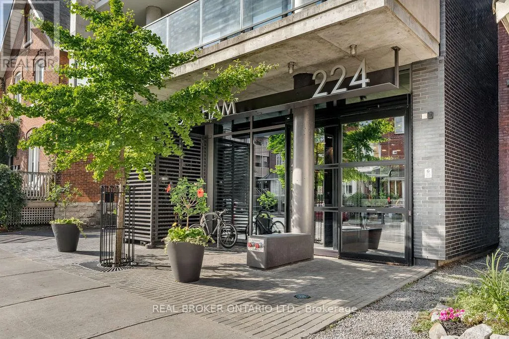 1111 - 224 LYON STREET N