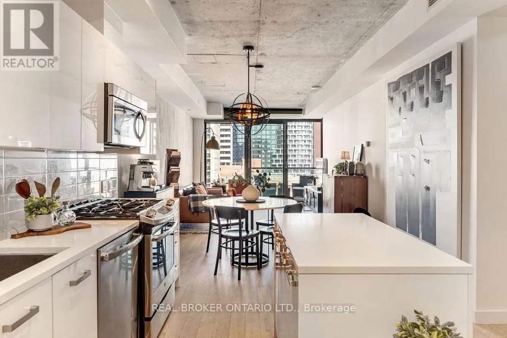 1111 - 224 LYON STREET N