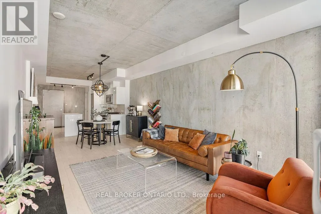 1111 - 224 LYON STREET N