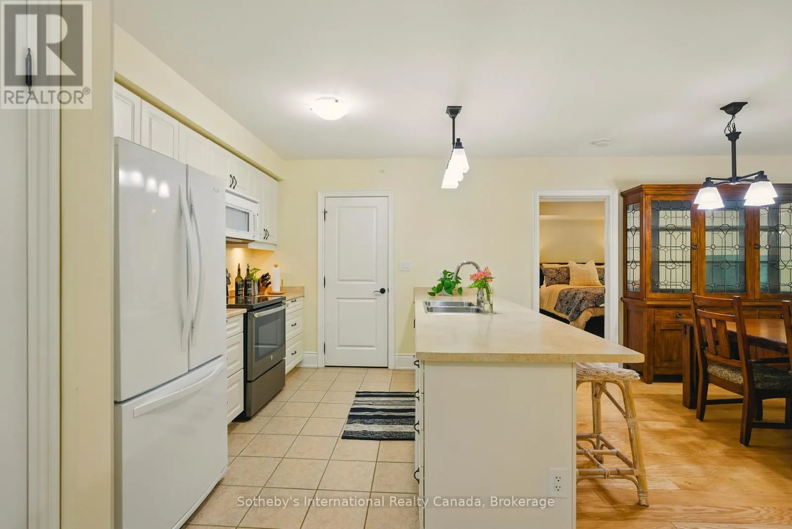 103 - 391B MANITOBA STREET, #103