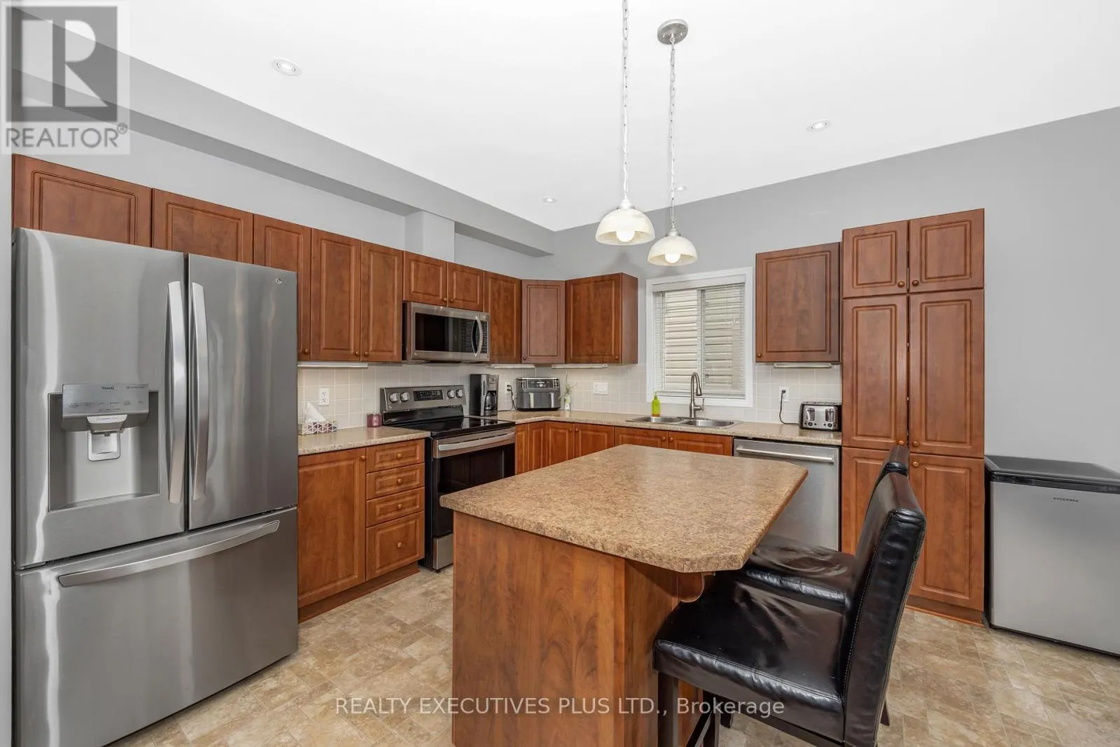 341 JASPER CRESCENT