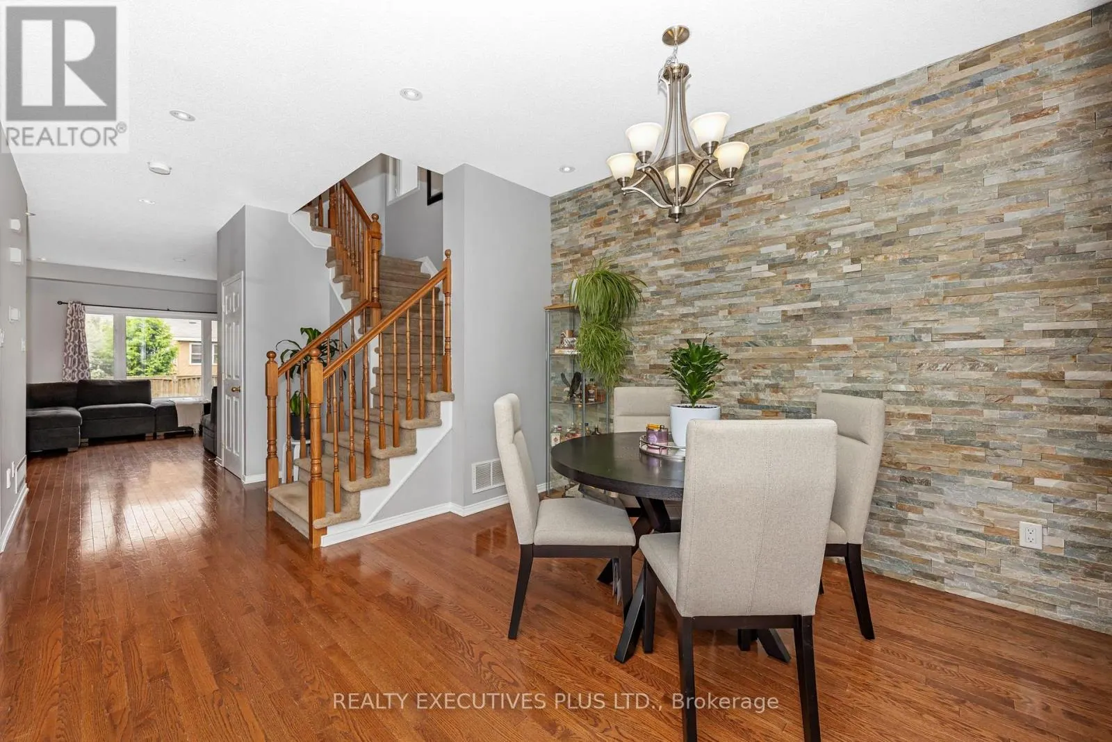 341 JASPER CRESCENT
