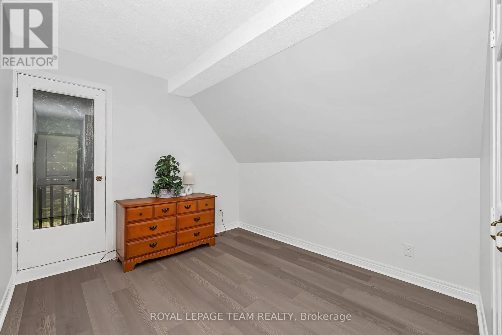 1210 BAYVIEW DRIVE