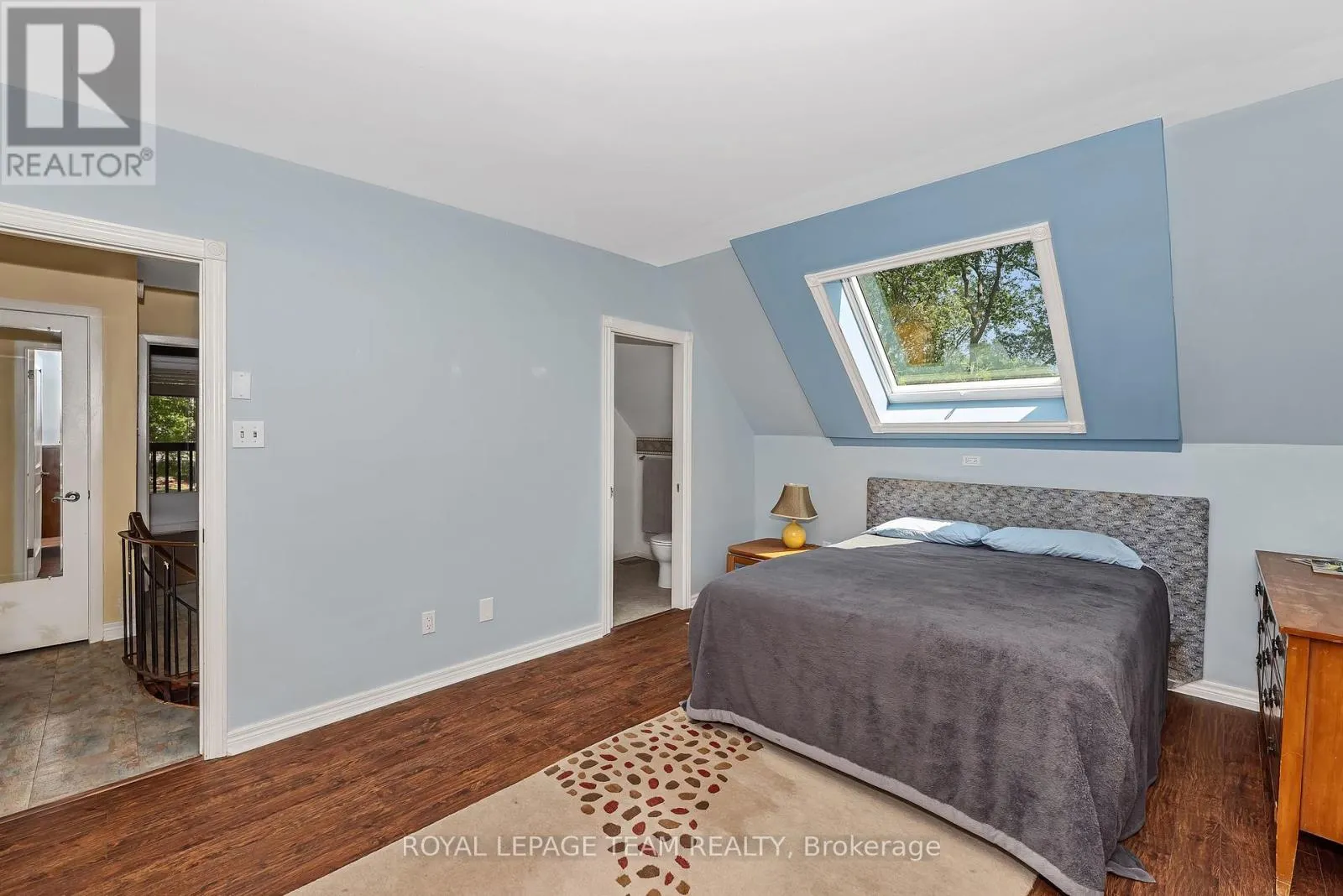 1210 BAYVIEW DRIVE