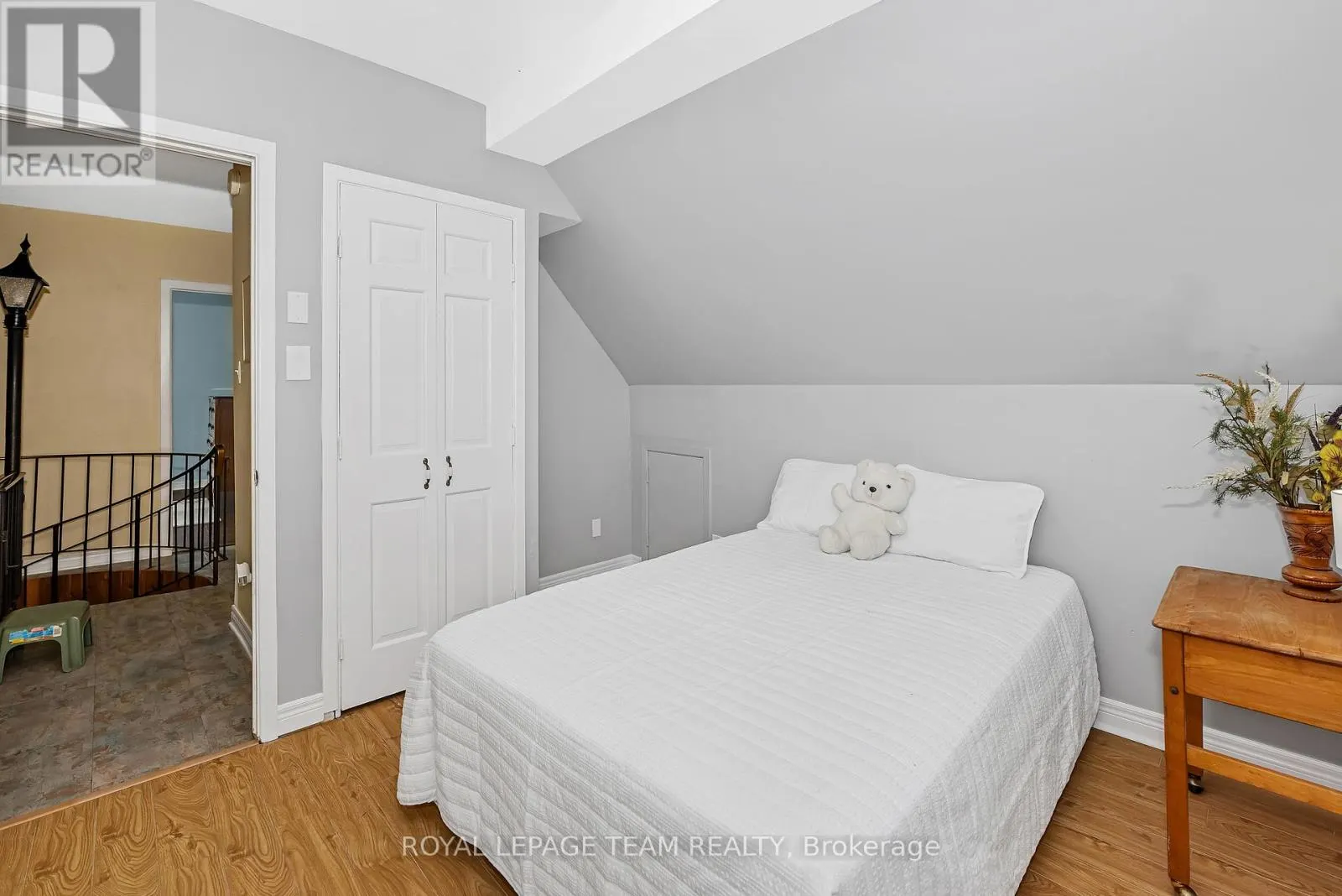 1210 BAYVIEW DRIVE