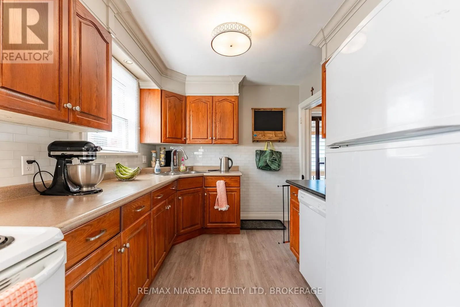113 LYONS AVENUE