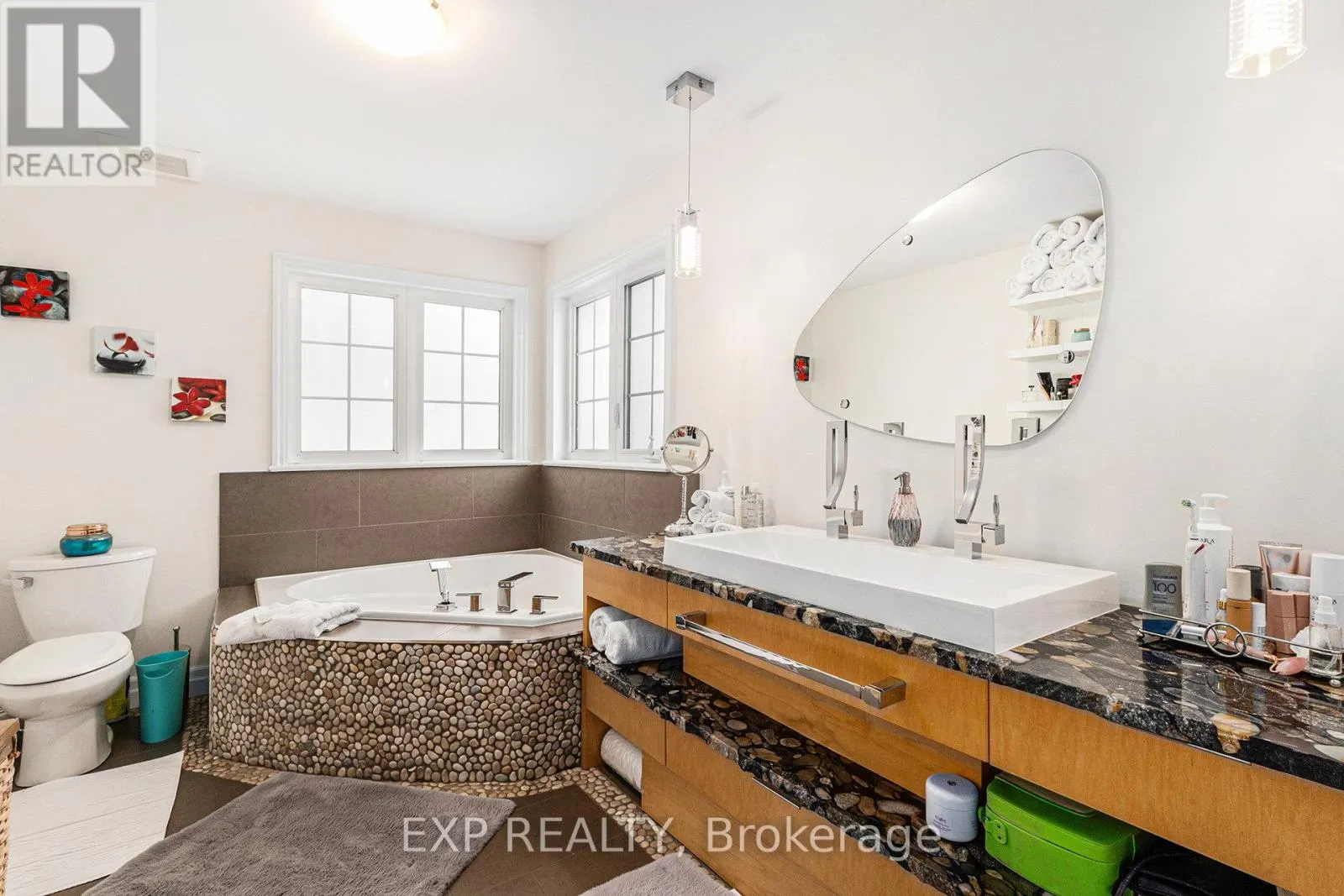 182 SUNITA CRESCENT