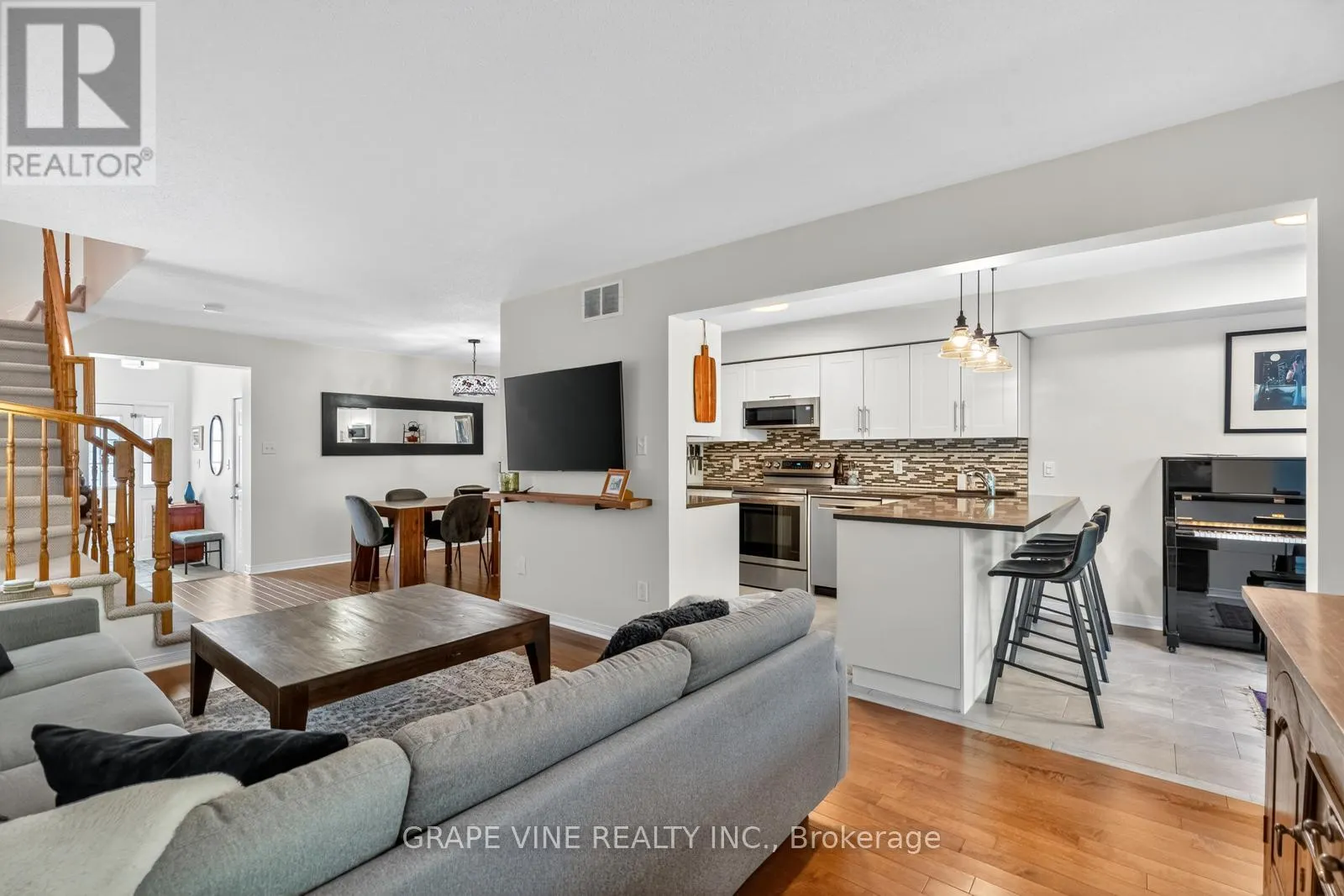 19 FIELDBERRY PRIVATE