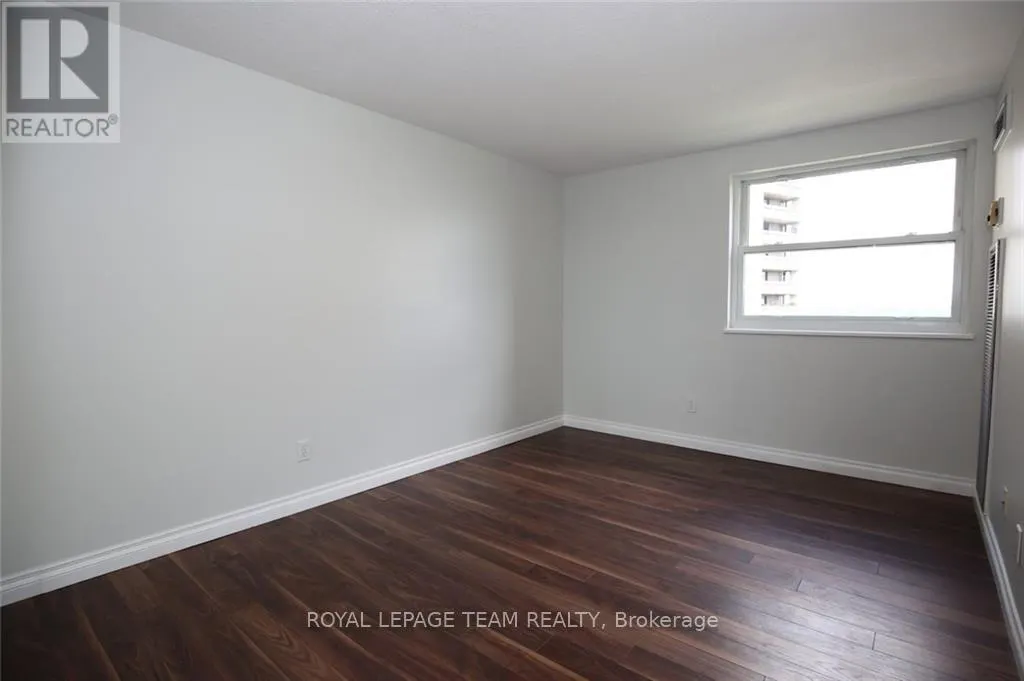 1003 - 1100 AMBLESIDE DRIVE