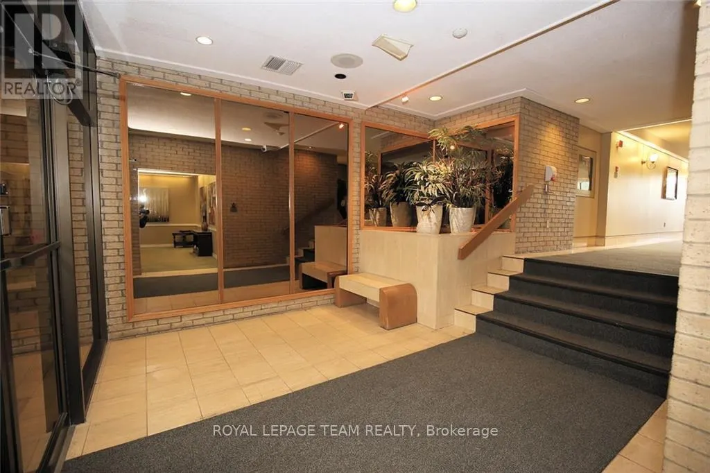 1003 - 1100 AMBLESIDE DRIVE