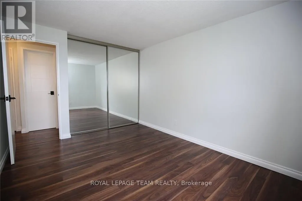 1003 - 1100 AMBLESIDE DRIVE