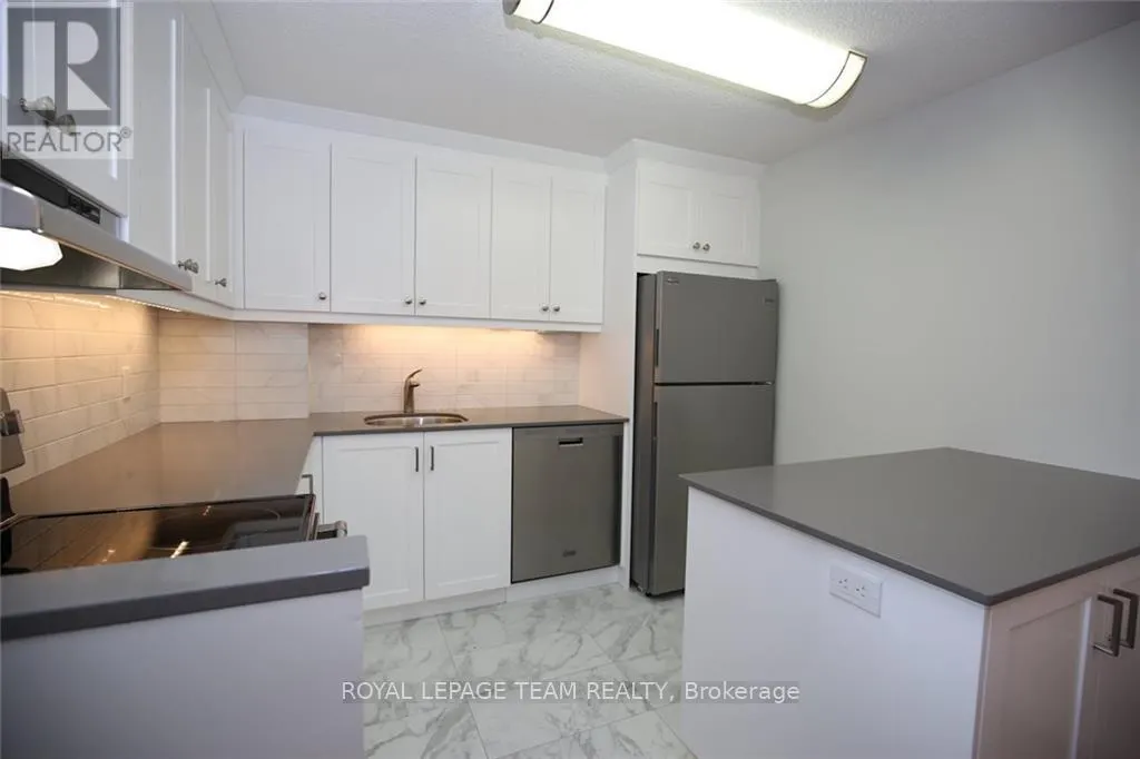 1003 - 1100 AMBLESIDE DRIVE