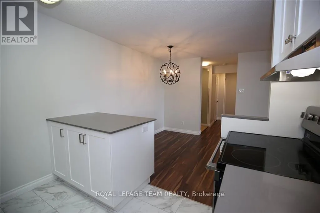 1003 - 1100 AMBLESIDE DRIVE