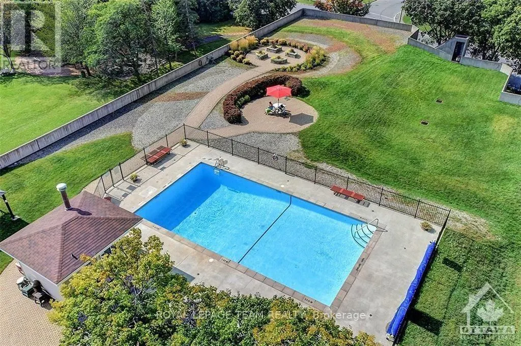 1003 - 1100 AMBLESIDE DRIVE