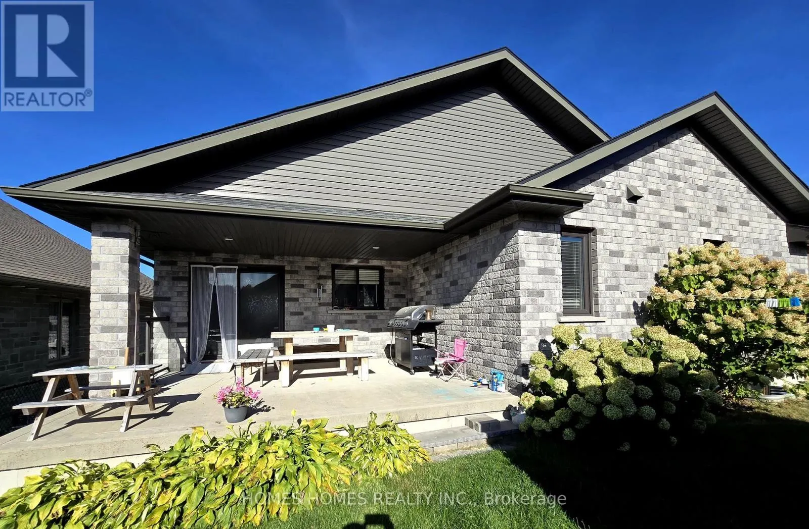 192 RUBY'S CRESCENT