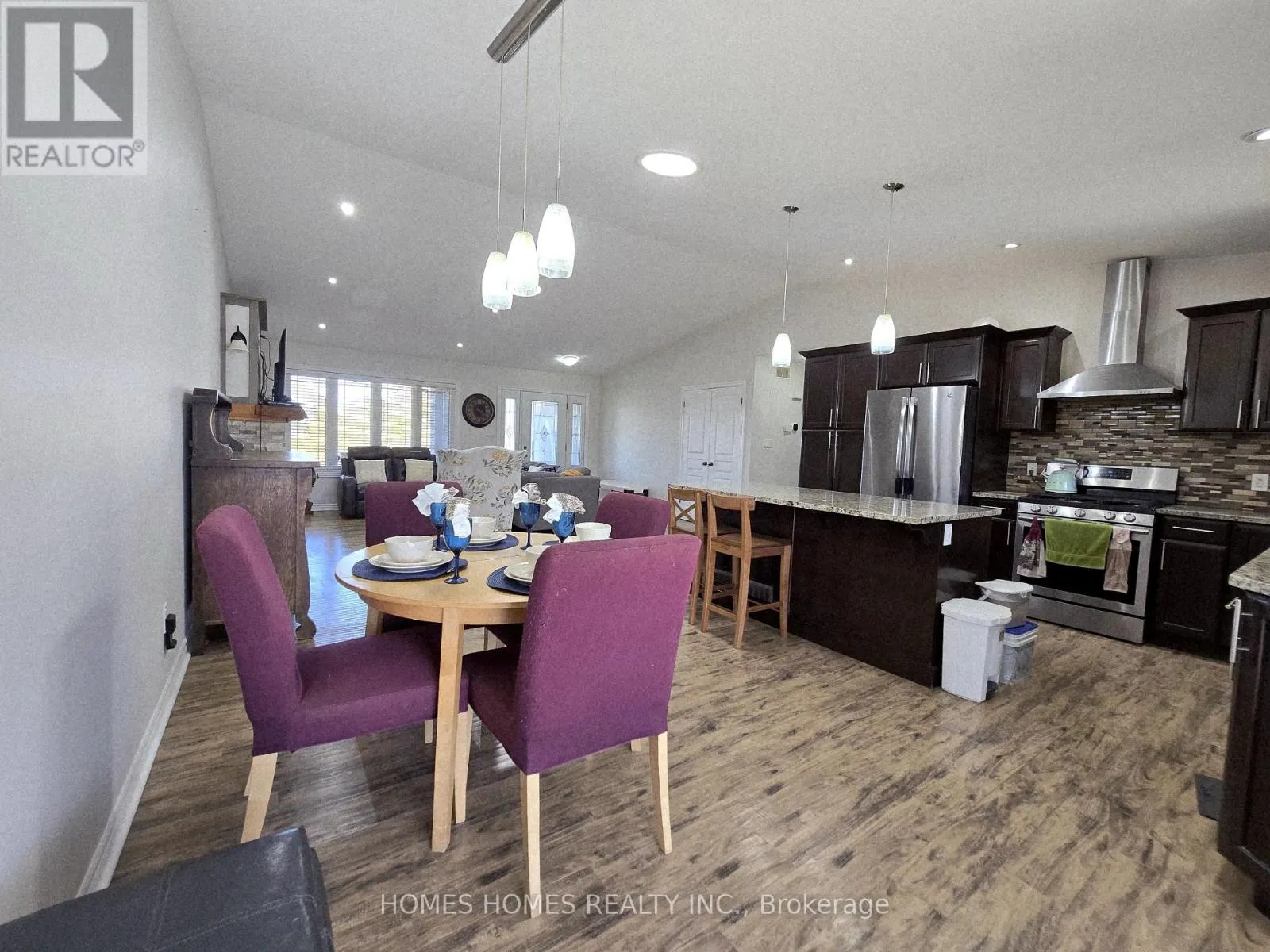 192 RUBY'S CRESCENT