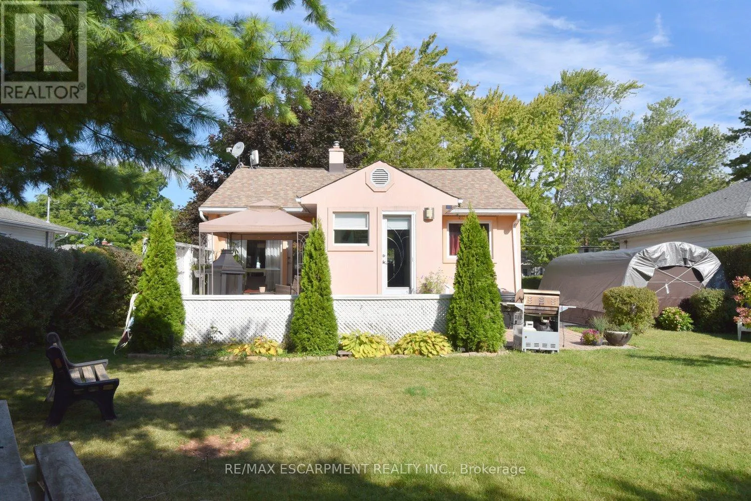 26 HEYWOOD AVENUE