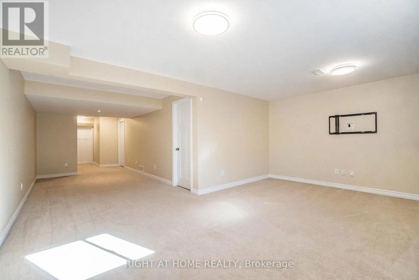 928 BUNCHBERRY WAY
