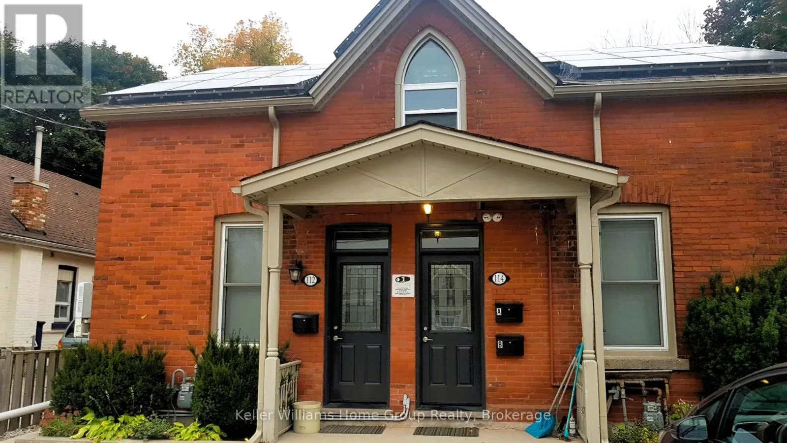 114A SURREY STREET E