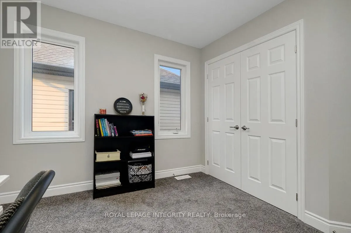 547 PARADE DRIVE