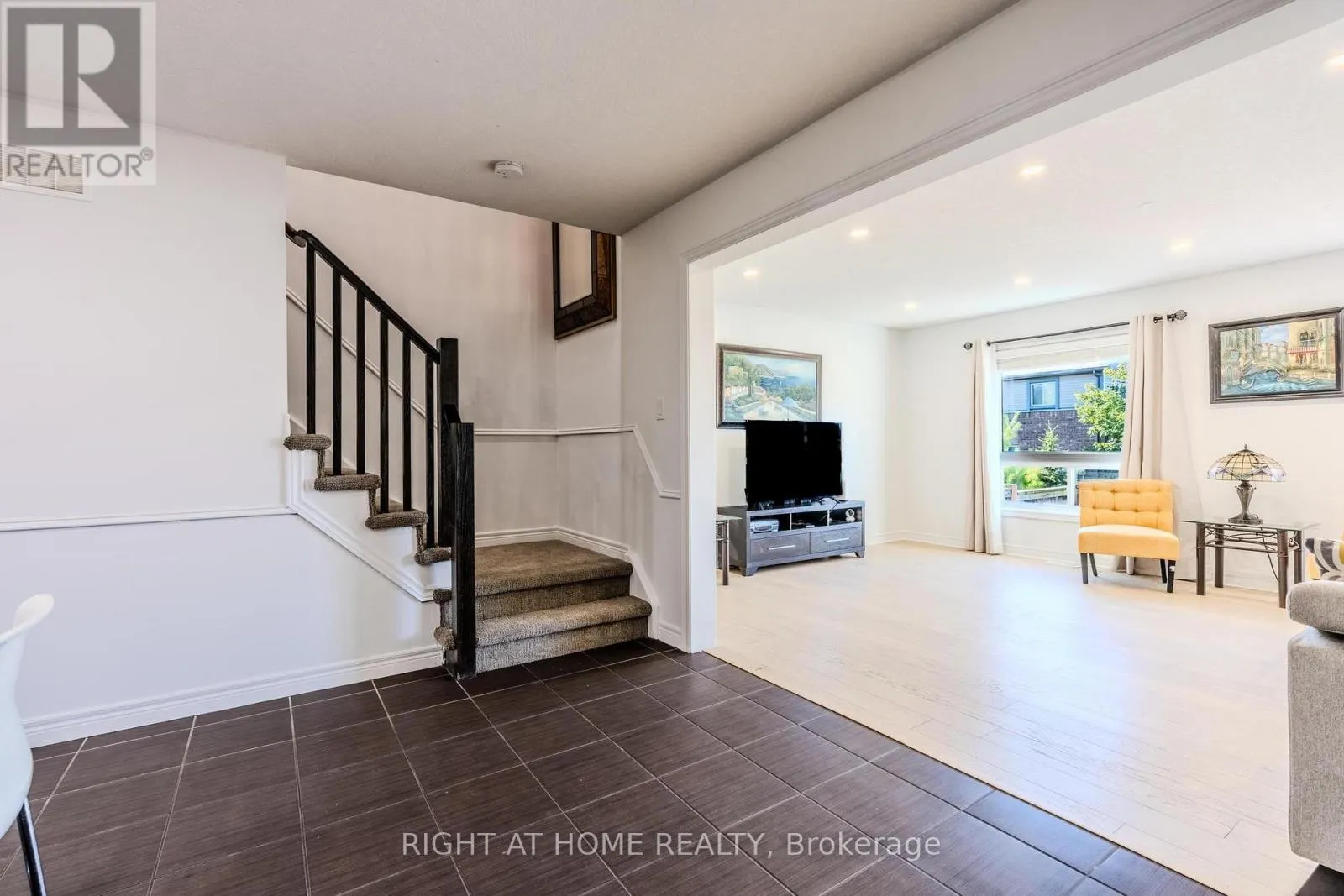 26 - 14 AMOS DRIVE