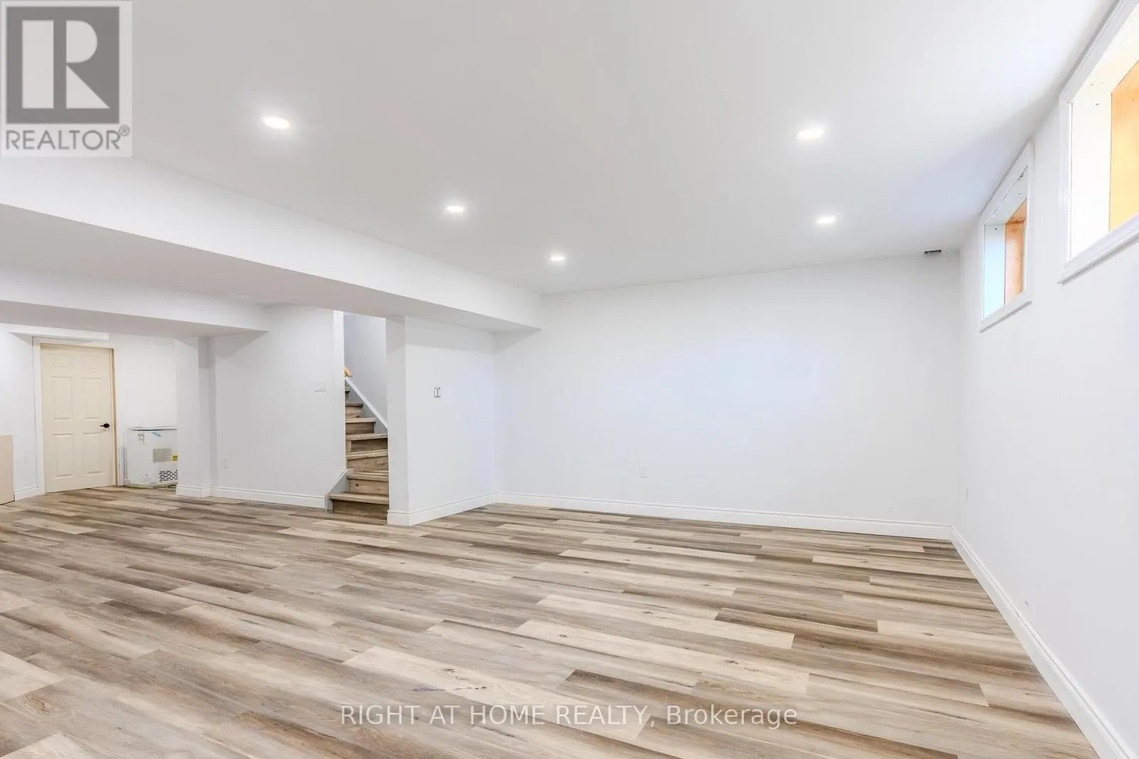 26 - 14 AMOS DRIVE