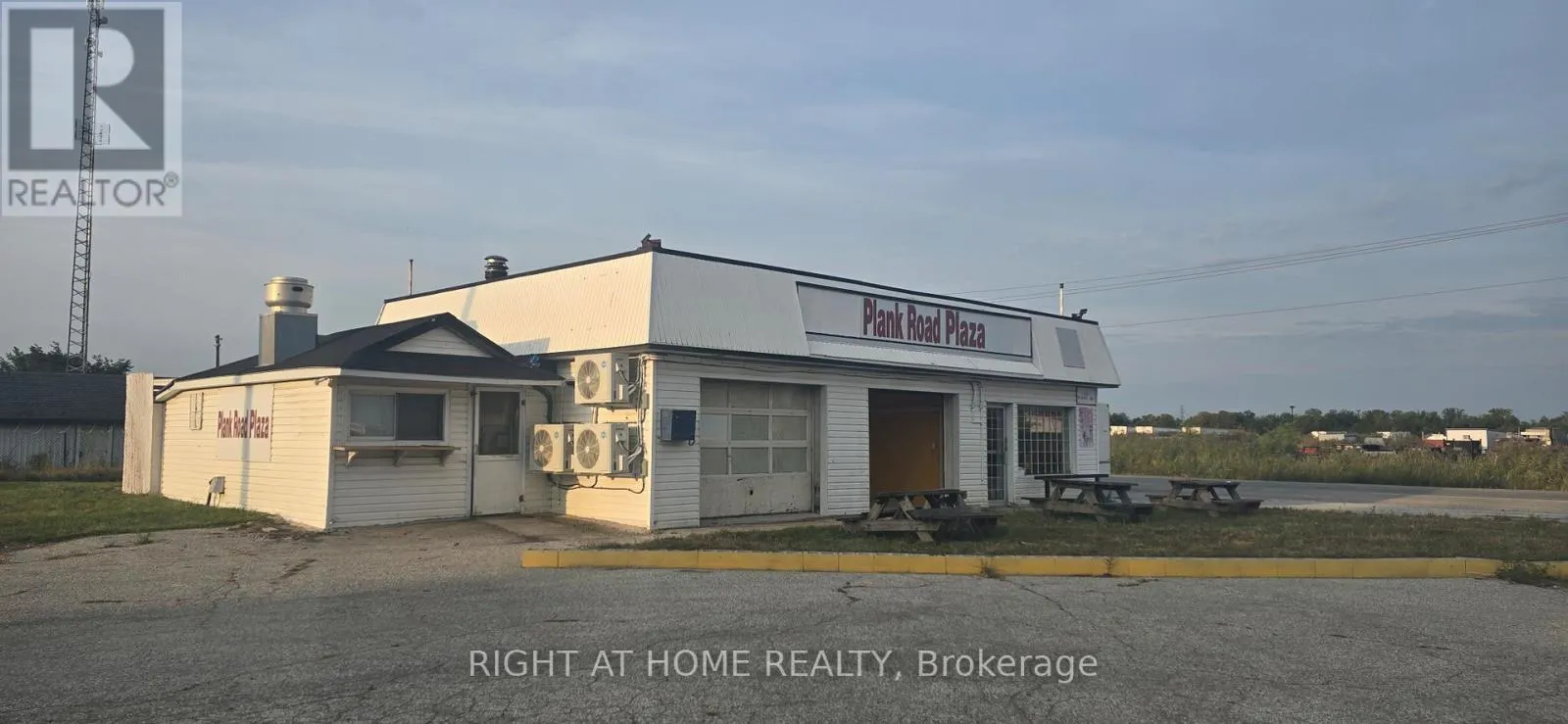 1501 PLANK ROAD