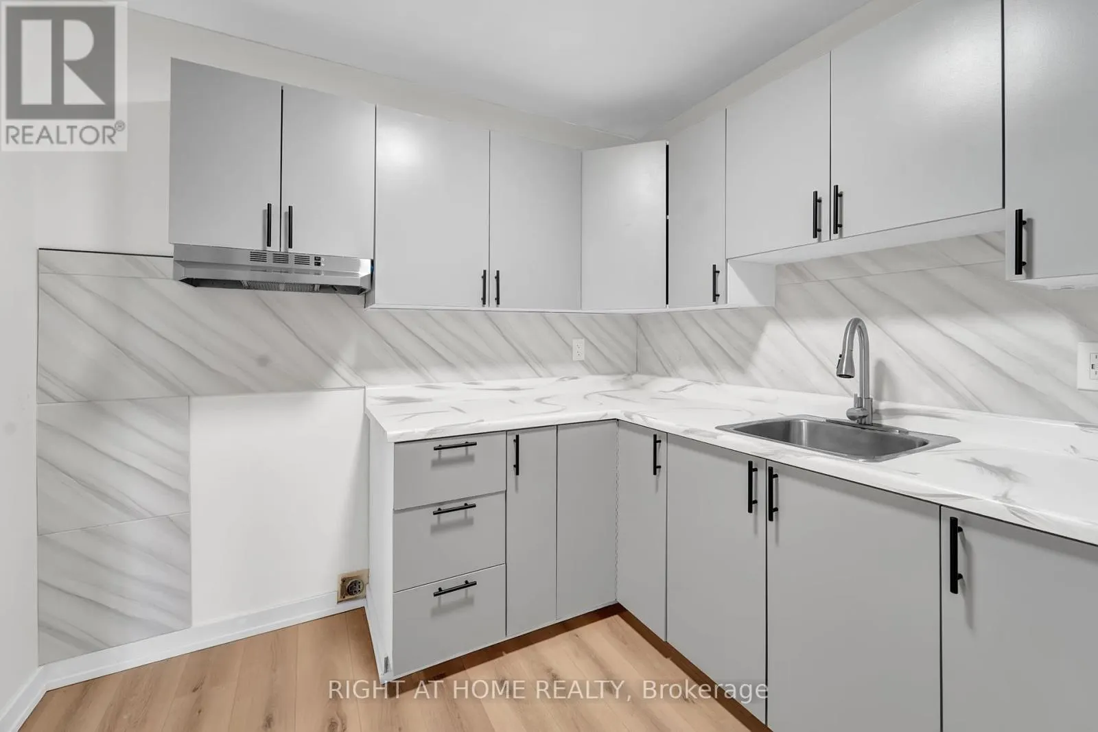 3 - 6 JOHN STREET S
