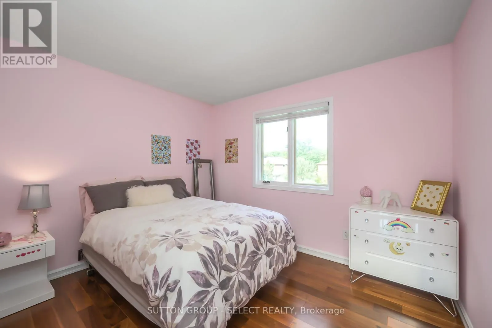 983 COUNTRY CLUB CRESCENT