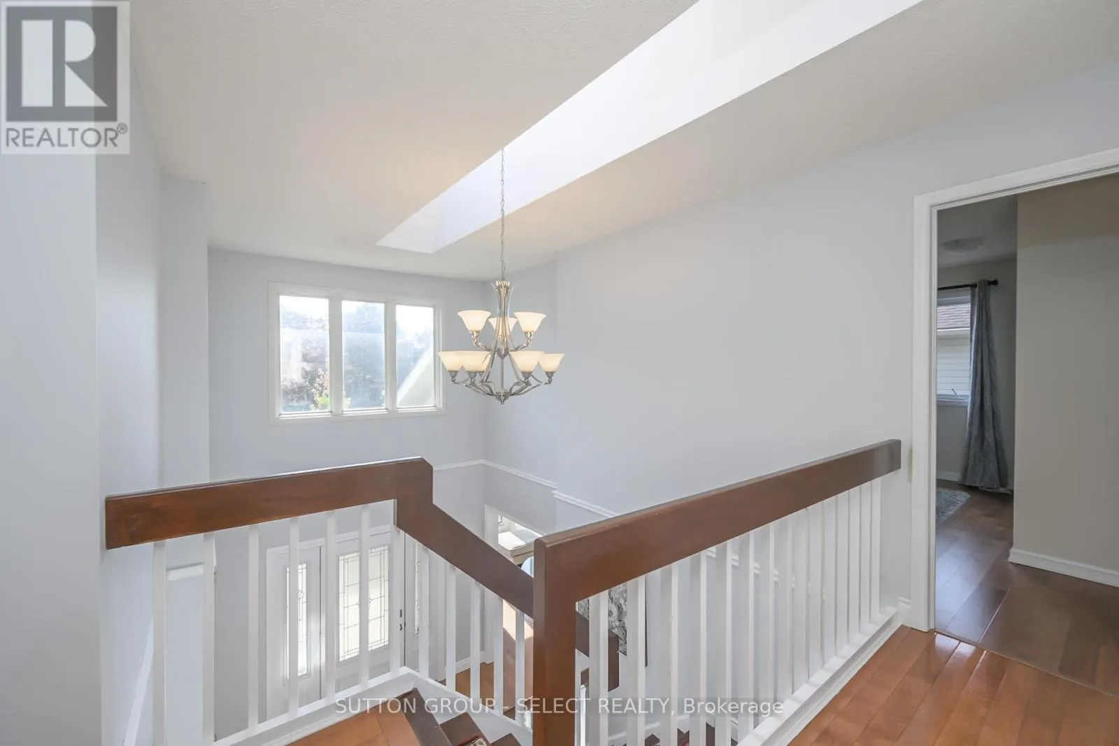 983 COUNTRY CLUB CRESCENT
