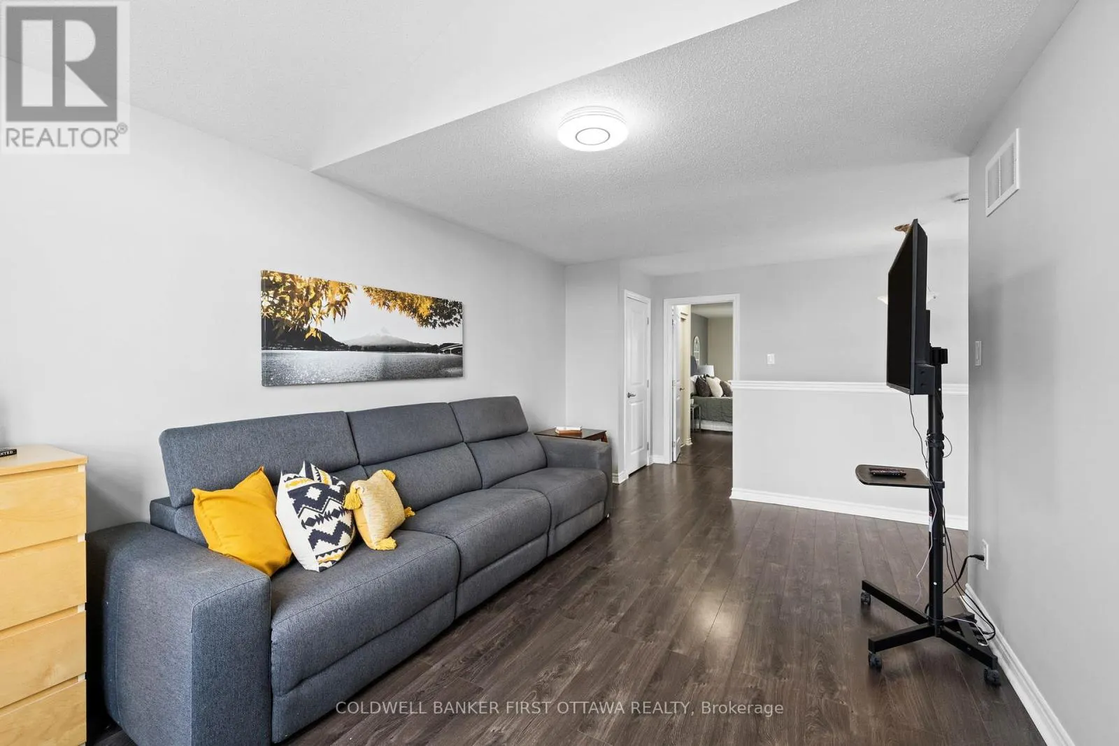 619 DUNDONALD DRIVE